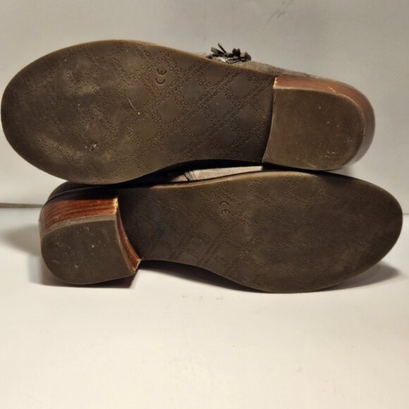 Vionic Size 7 Suede Ankle Boot 1.8" Heel Rubber Sole Side Zip Almond Closed Toe - Picture 10 of 11